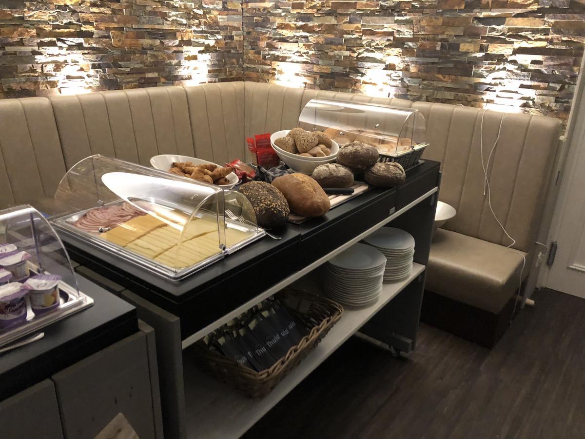 Hotel-Restaurant Thuis! Dinteloord Kültér fotó